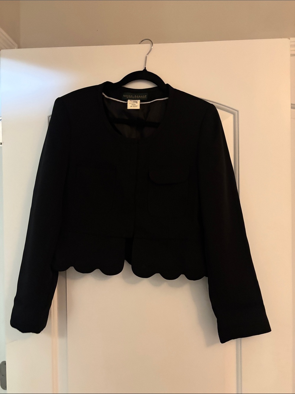 Harve Benard Black Scalloped Hem Cropped Blazer